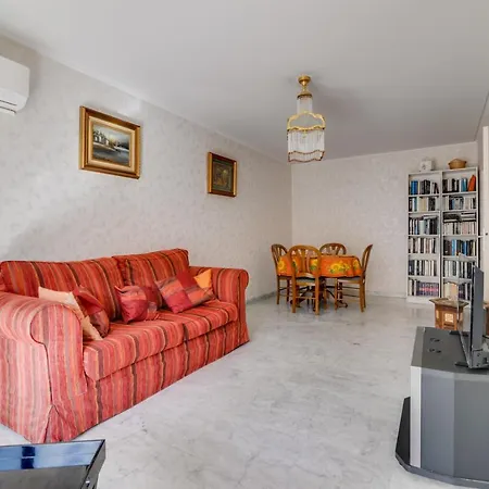 Appartement 3 Pieces A Deux Pas Des Plages De Juan-les-pins